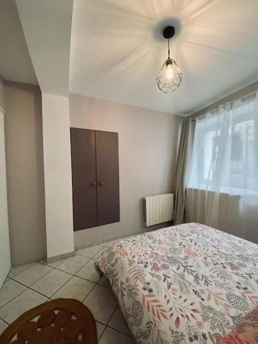 לנגרס Appartement Au Centre-Ville Avec Cour מראה חיצוני תמונה